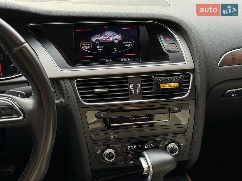 Седан Audi A4 2012 в Киеве
