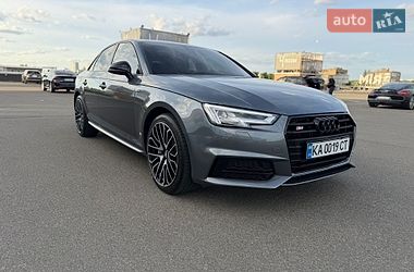Седан Audi A4 2017 в Киеве