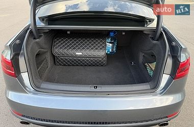 Седан Audi A4 2017 в Киеве