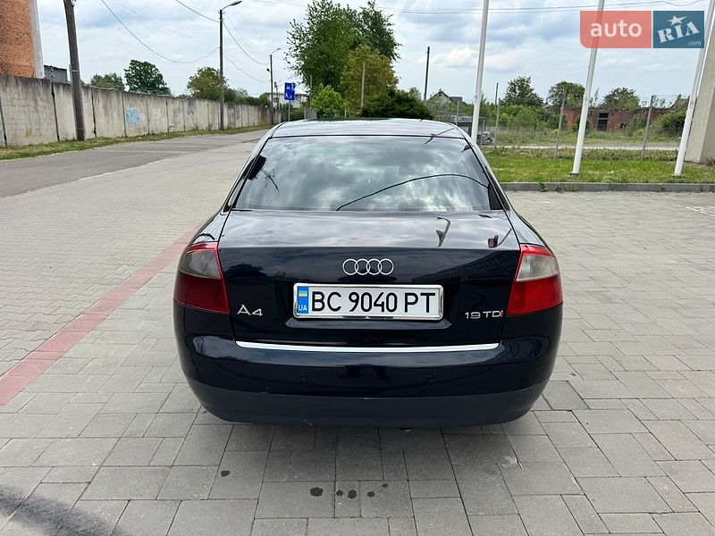 Седан Audi A4 2003 в Стрые