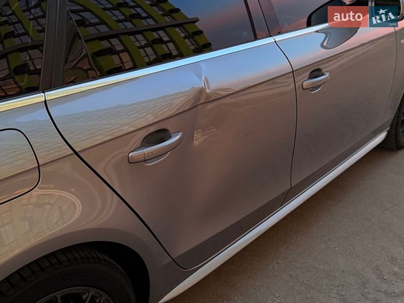 Седан Audi A4 2014 в Києві