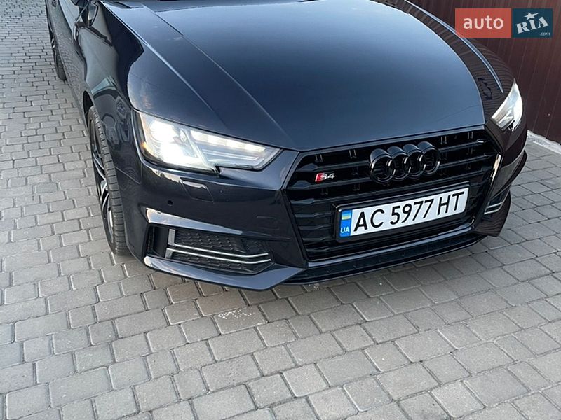 Седан Audi A4 2017 в Луцке