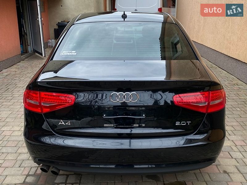 Седан Audi A4 2012 в Львове