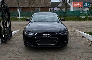 Седан Audi A4 2012 в Львове