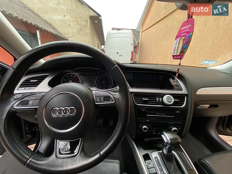Седан Audi A4 2012 в Львове