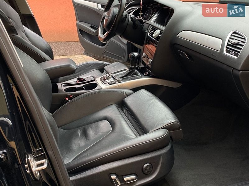Седан Audi A4 2012 в Львове