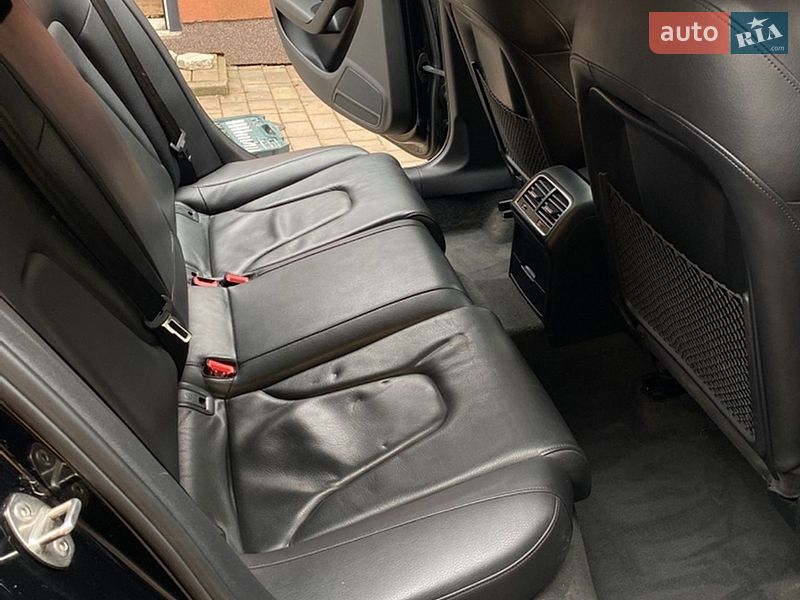 Седан Audi A4 2012 в Львове