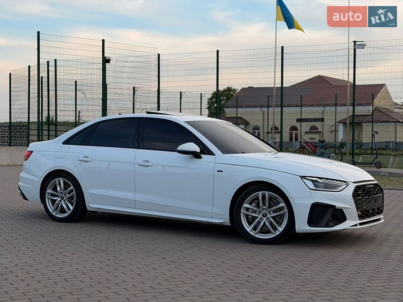 Седан Audi A4 2023 в Бучачі