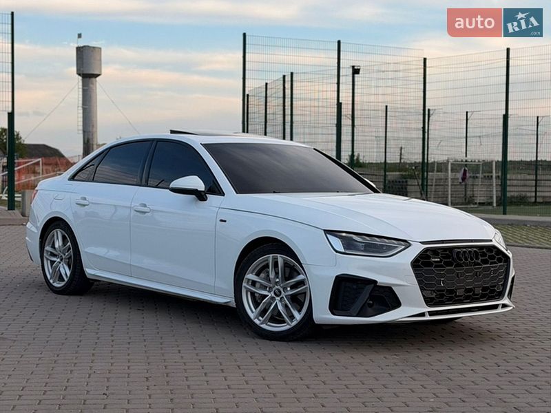 Седан Audi A4 2023 в Бучачі