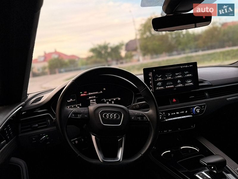 Седан Audi A4 2023 в Бучачі