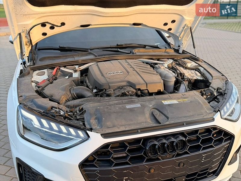 Седан Audi A4 2023 в Бучачі