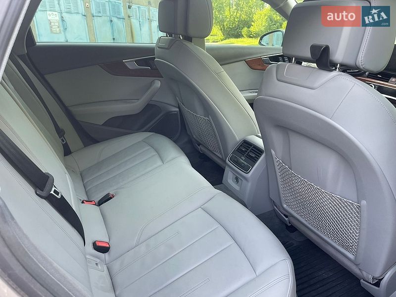 Седан Audi A4 2021 в Ровно