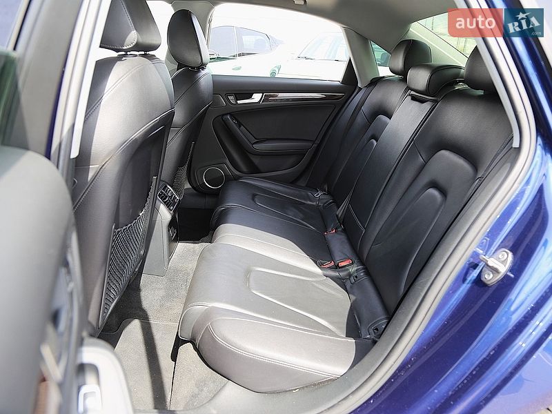 Седан Audi A4 2013 в Киеве