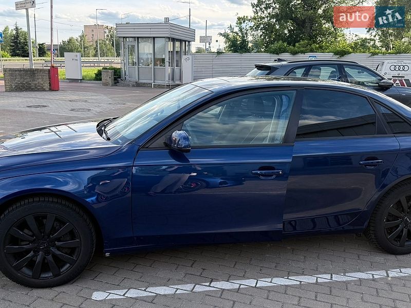 Седан Audi A4 2013 в Киеве
