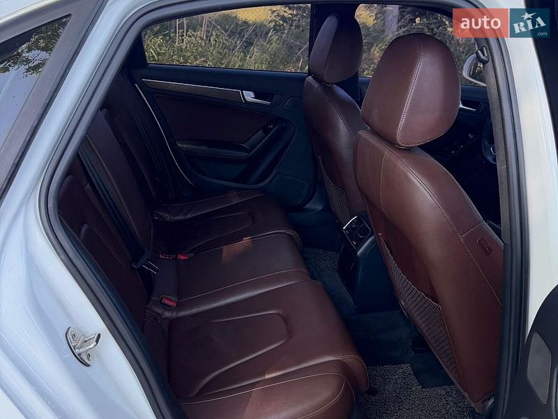 Седан Audi A4 2015 в Городку