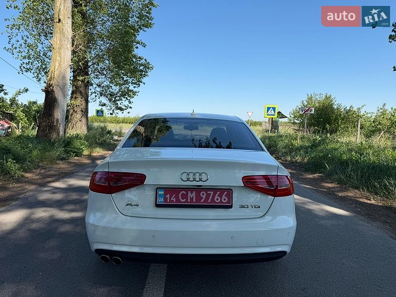 Седан Audi A4 2015 в Городку