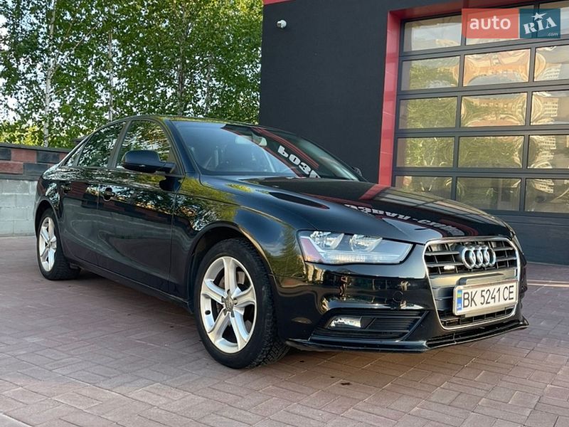 Седан Audi A4 2012 в Рівному