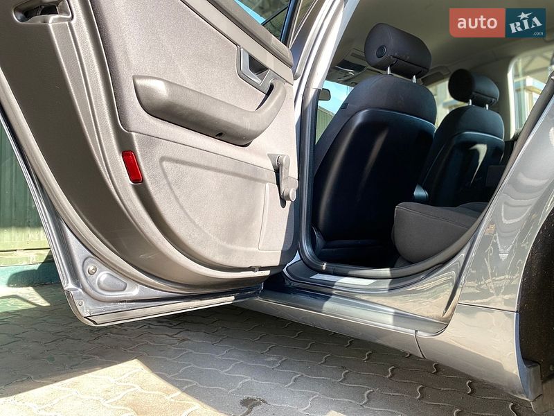 Седан Audi A4 2006 в Володимирі