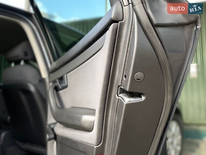 Седан Audi A4 2006 в Володимирі
