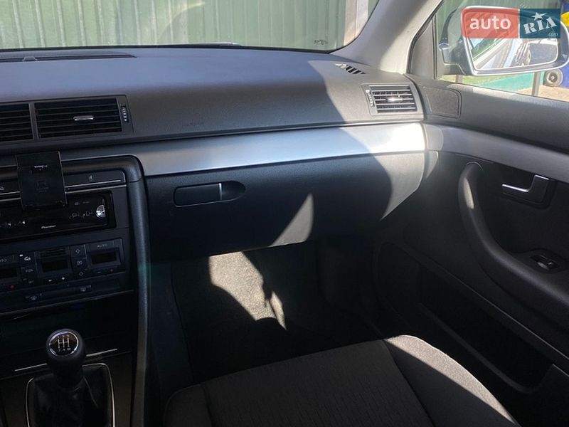 Седан Audi A4 2006 в Володимирі