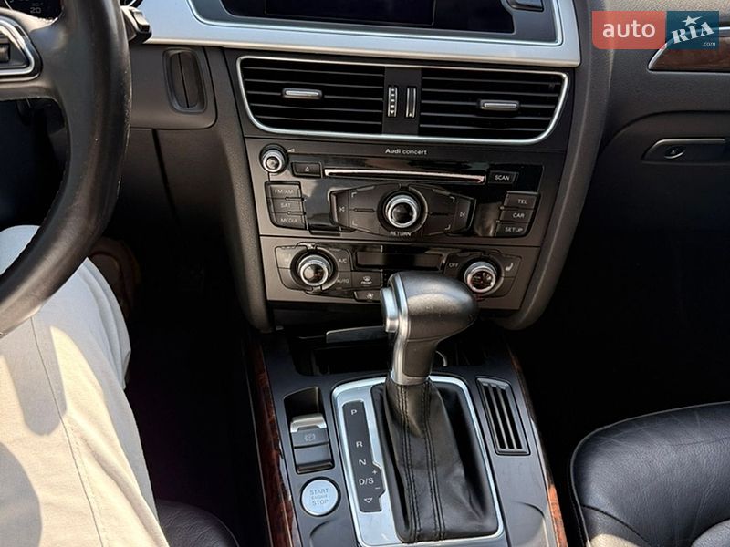 Седан Audi A4 2015 в Дніпрі
