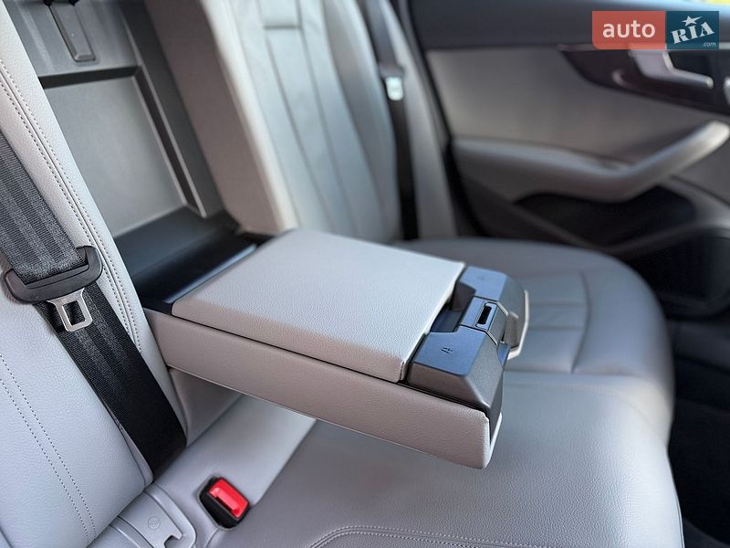 Седан Audi A4 2019 в Киеве