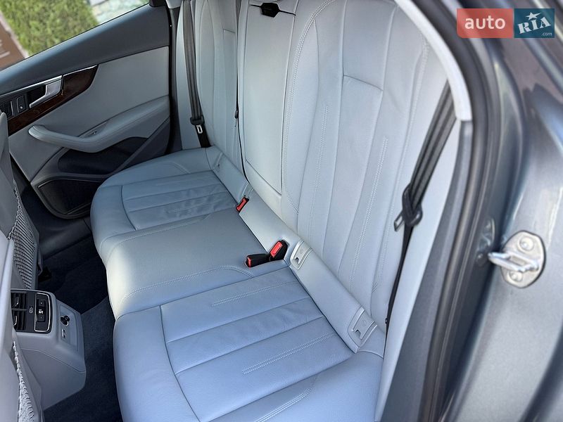 Седан Audi A4 2019 в Киеве