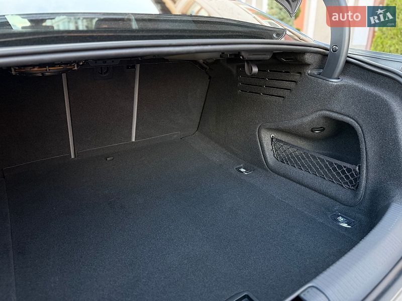 Седан Audi A4 2019 в Киеве