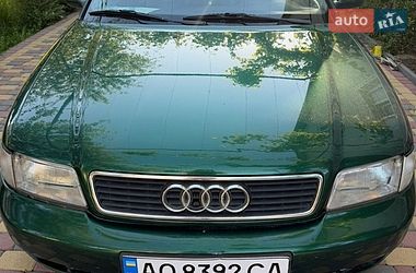 Седан Audi A4 1996 в Бедевлі