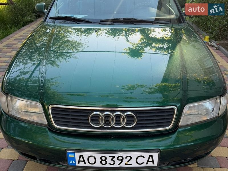 Седан Audi A4 1996 в Бедевлі