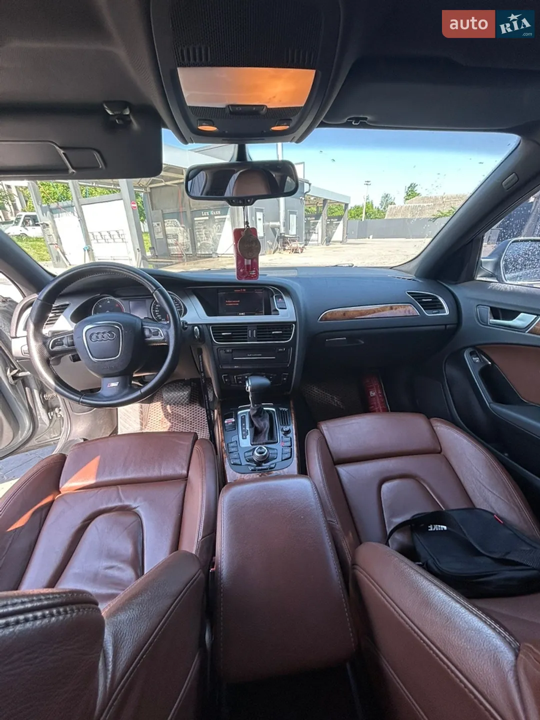 2010 Audi A4 - мініатюра 8