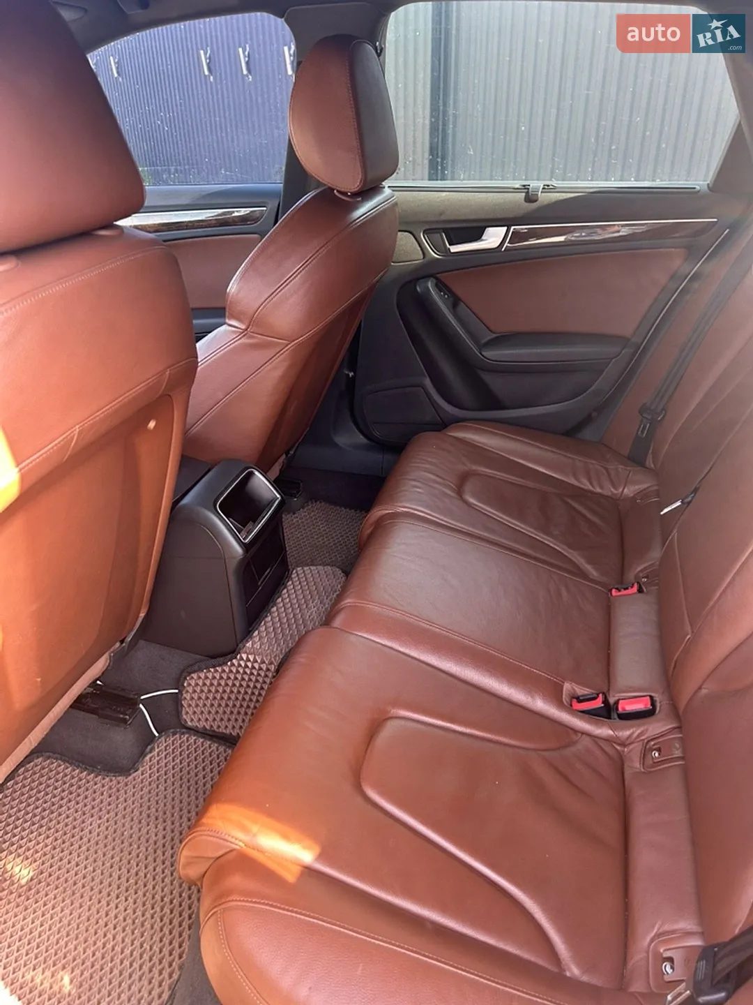 2010 Audi A4 - мініатюра 9