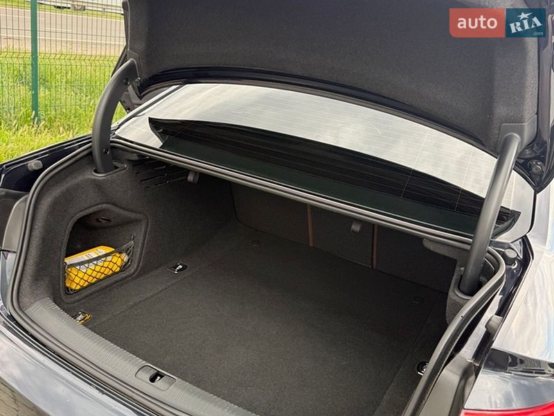Седан Audi A4 2016 в Дніпрі