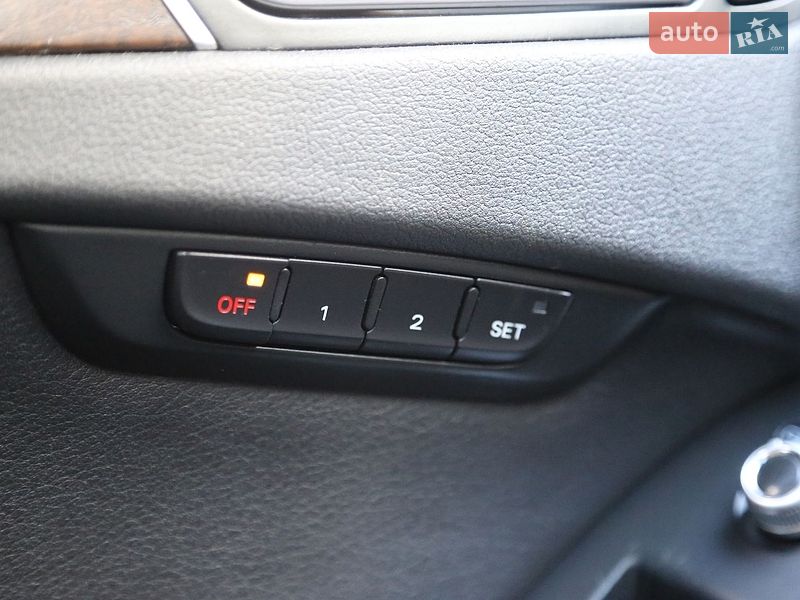 Седан Audi A4 2013 в Киеве
