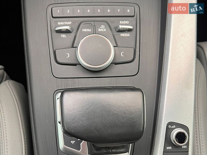 Седан Audi A4 2017 в Киеве
