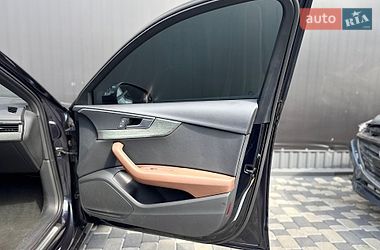 Седан Audi A4 2018 в Львові