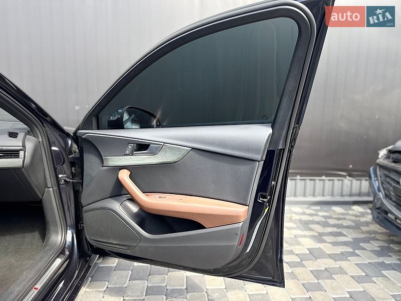 Седан Audi A4 2018 в Львові