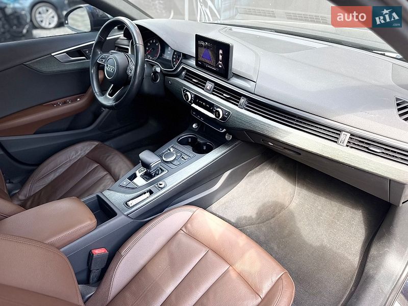 Седан Audi A4 2018 в Львові