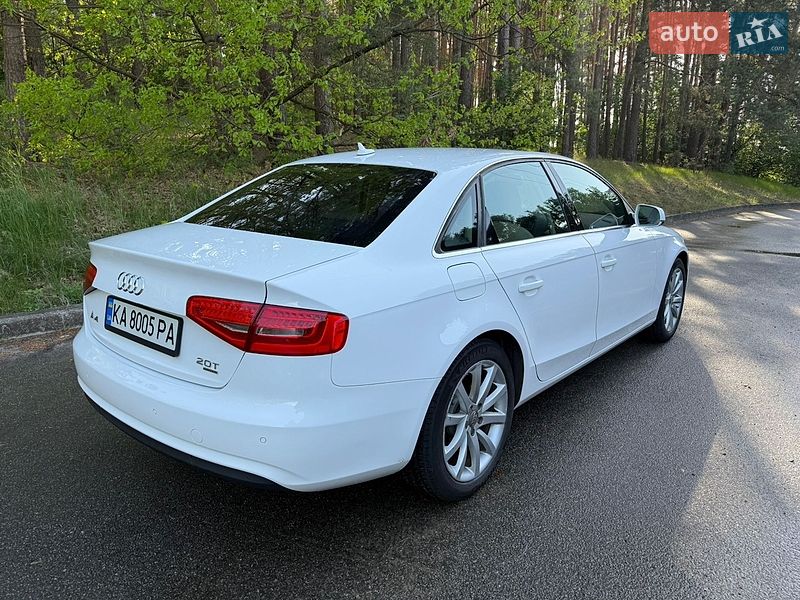 Седан Audi A4 2012 в Киеве
