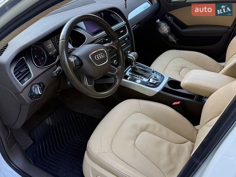 Седан Audi A4 2012 в Киеве