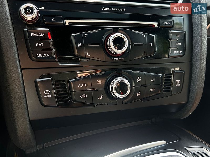 Седан Audi A4 2013 в Львові