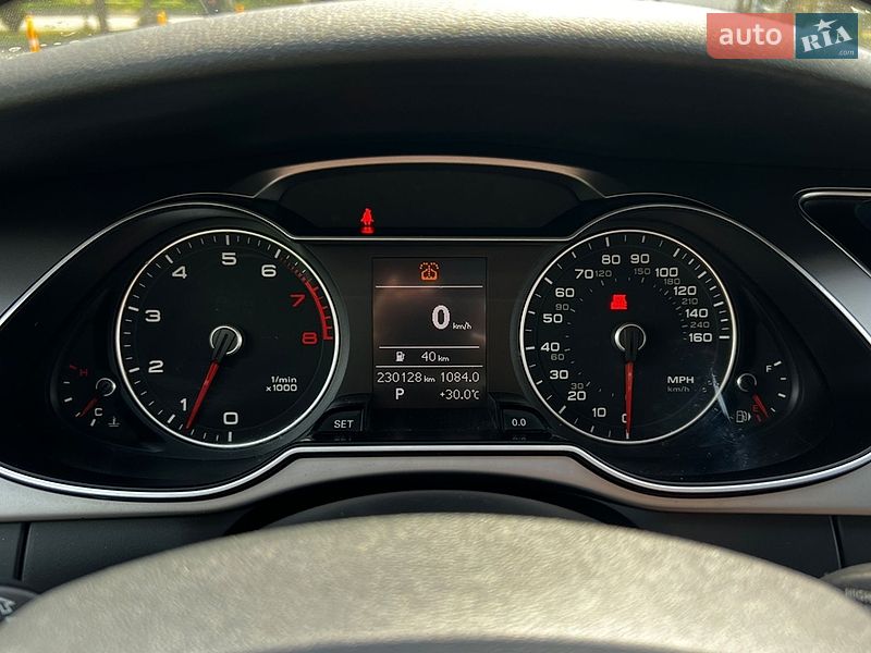 Седан Audi A4 2013 в Львові