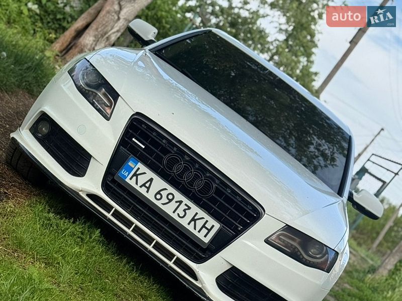 Седан Audi A4 2012 в Киеве