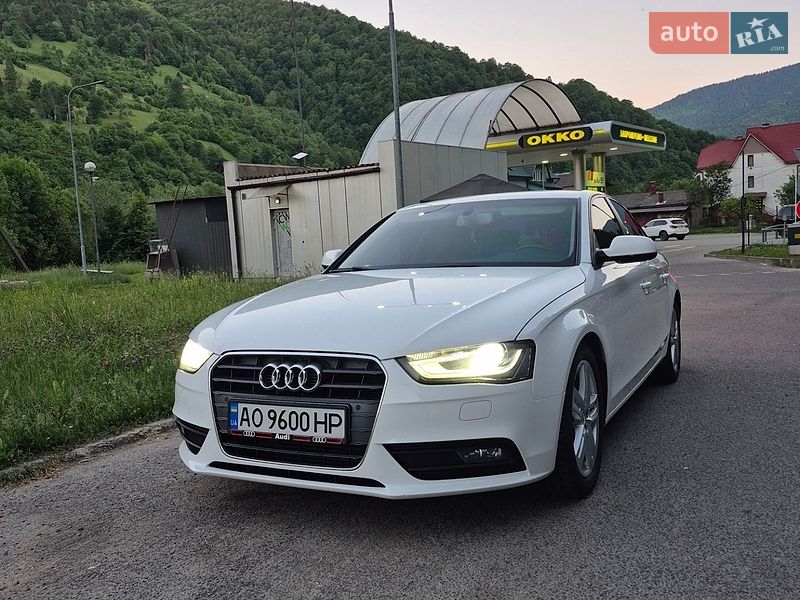 Седан Audi A4 2013 в Рахові