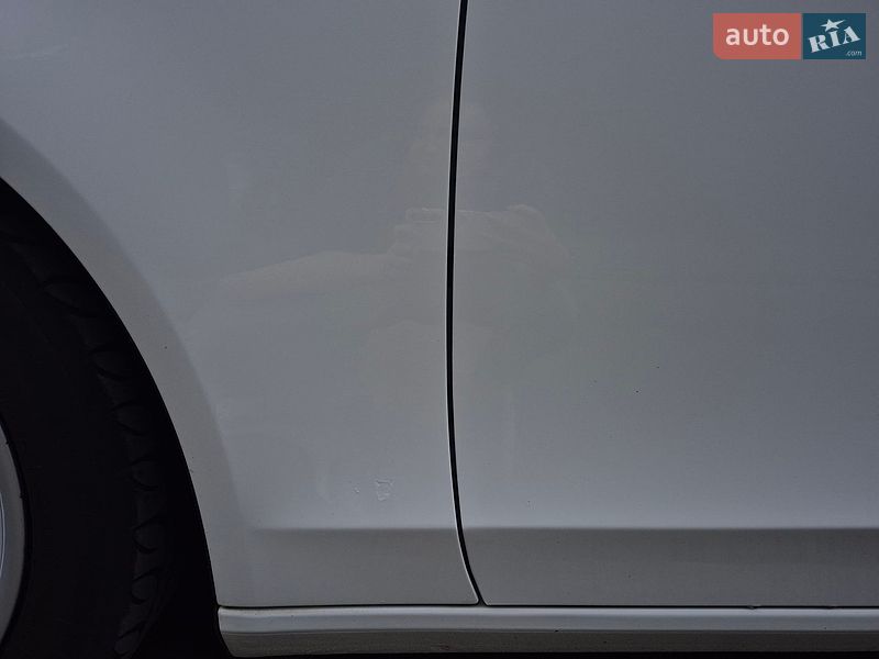 Седан Audi A4 2013 в Рахові