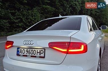 Седан Audi A4 2013 в Рахові