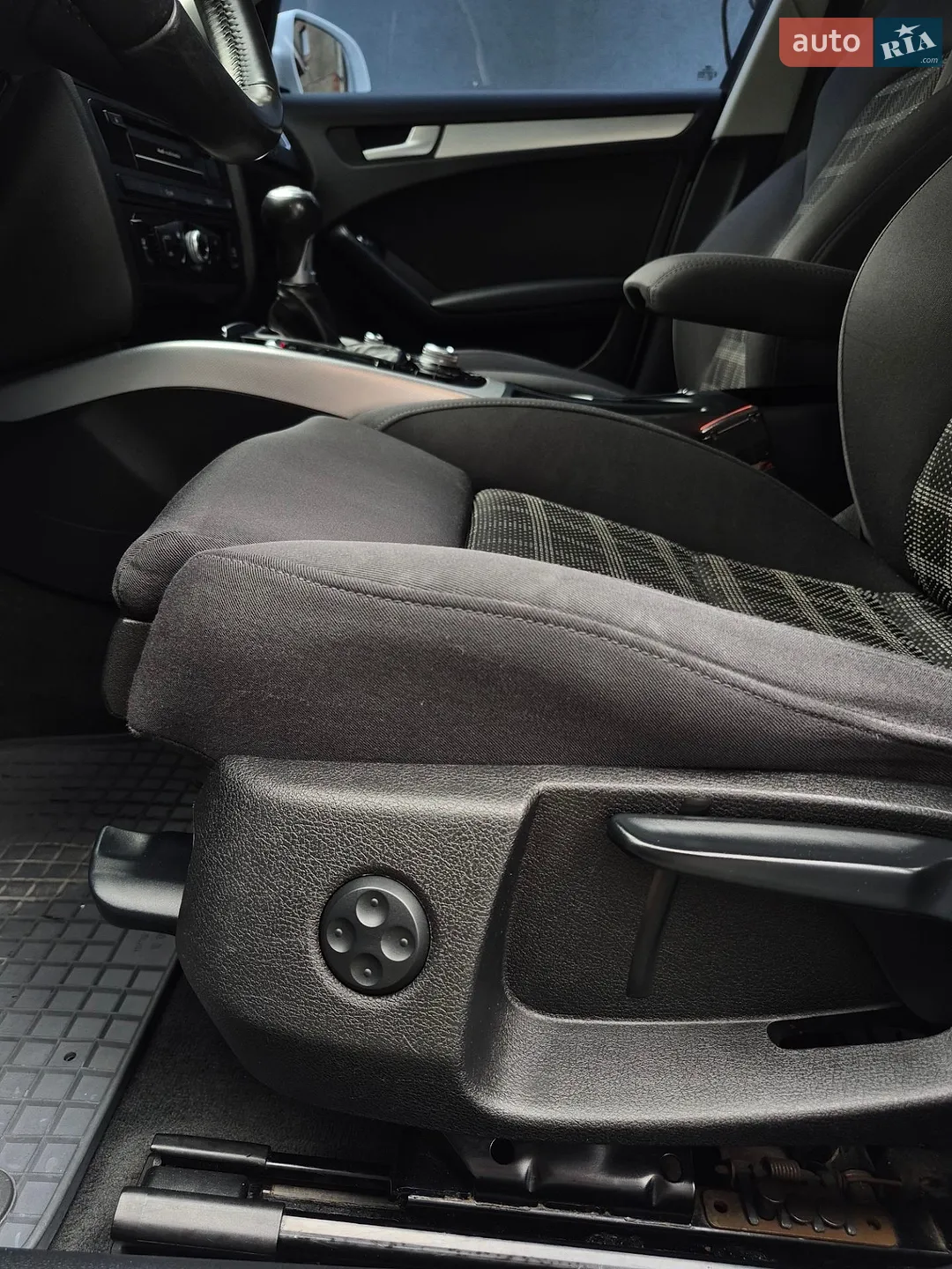 2013 Audi A4 - мініатюра 38