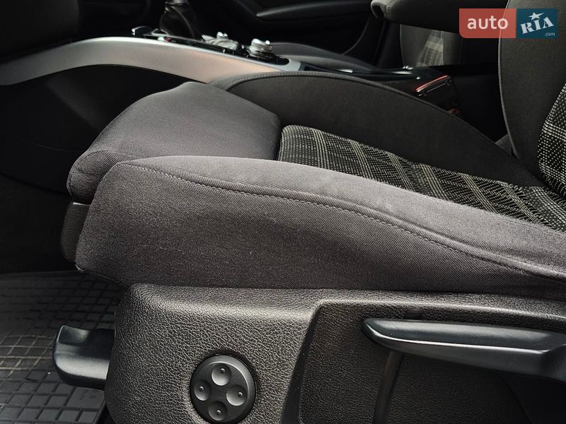 Седан Audi A4 2013 в Рахові