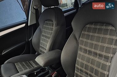 Седан Audi A4 2013 в Рахові