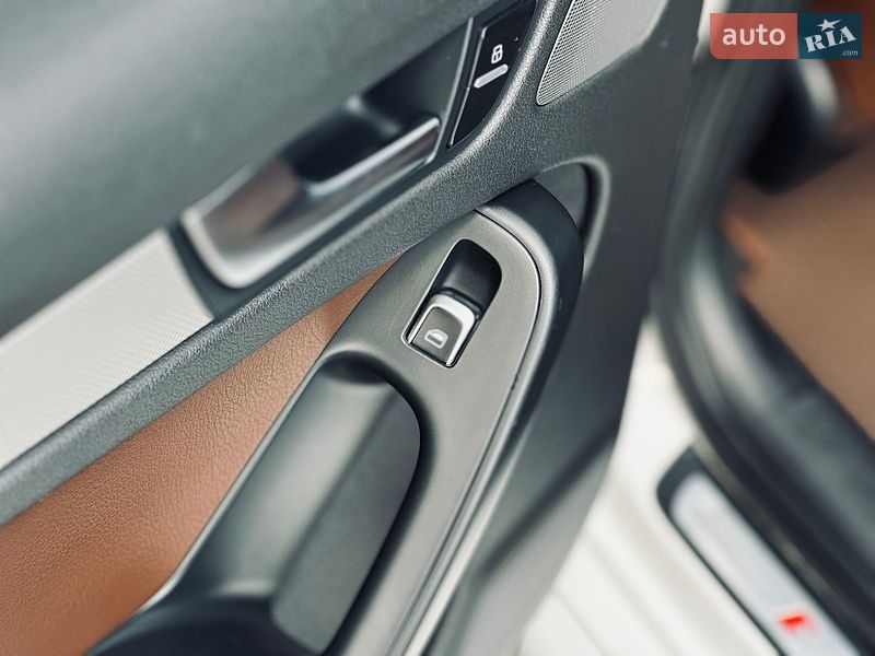 Седан Audi A4 2014 в Кременчуге
